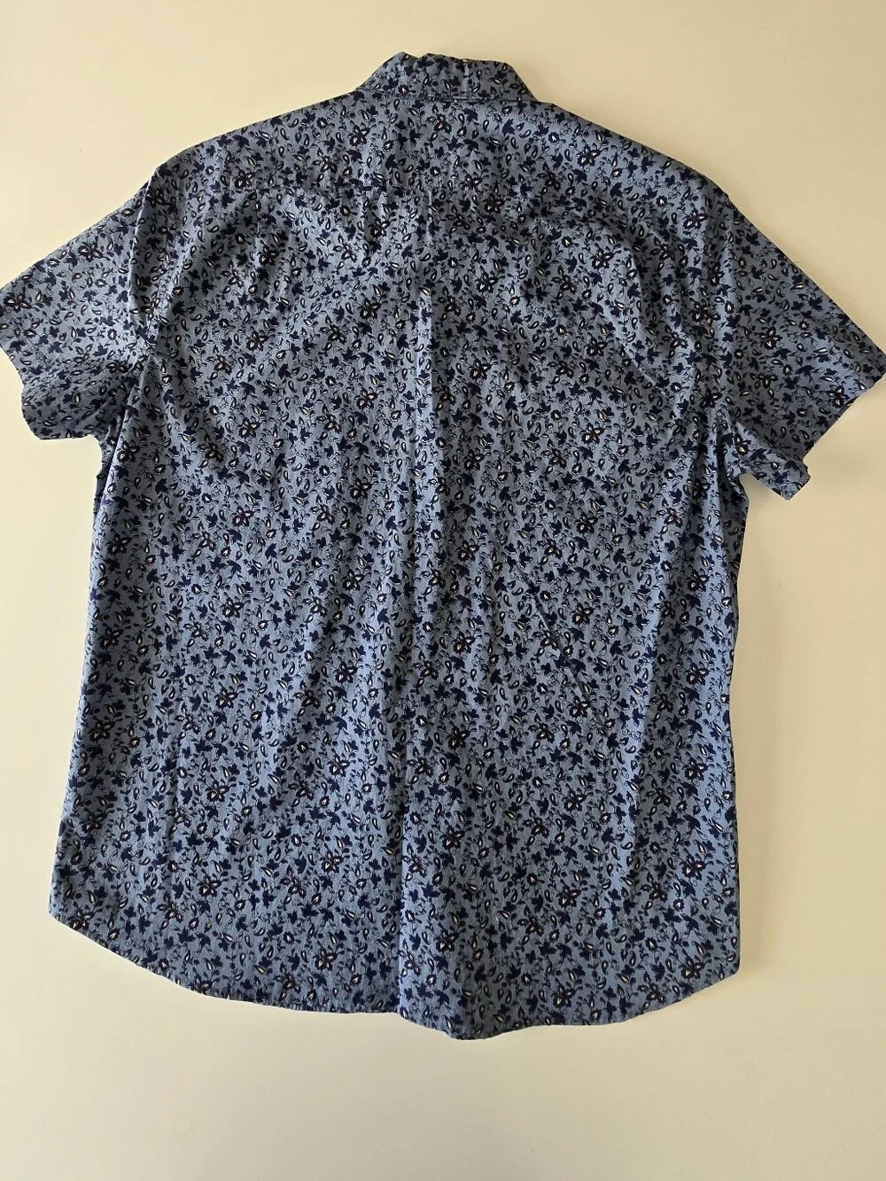 J. Crew Men’s Navy and Light Blue Floral Short-Sleeve Button-Down Shirt